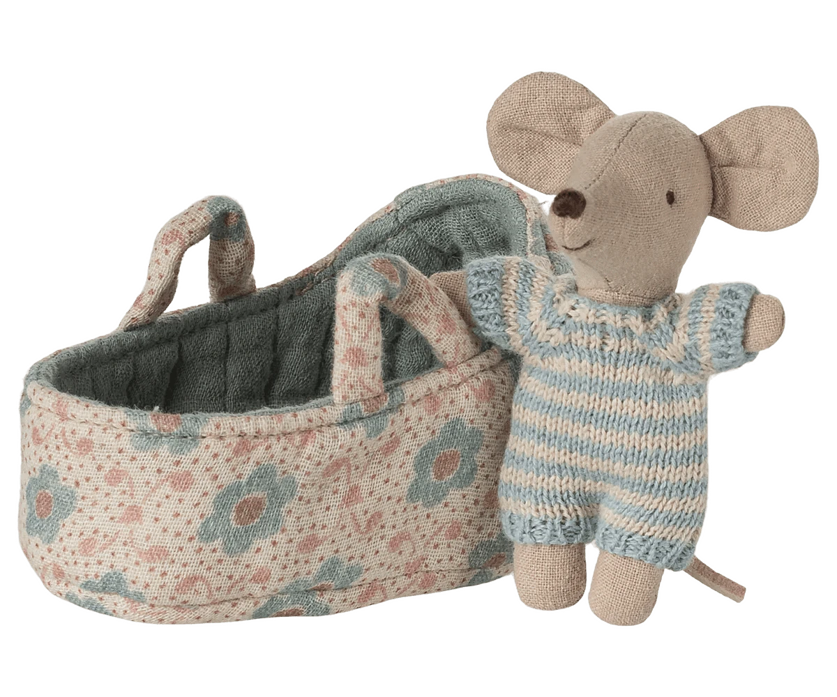 Baby mouse in carry cot - Blue Maileg Lil Tulips