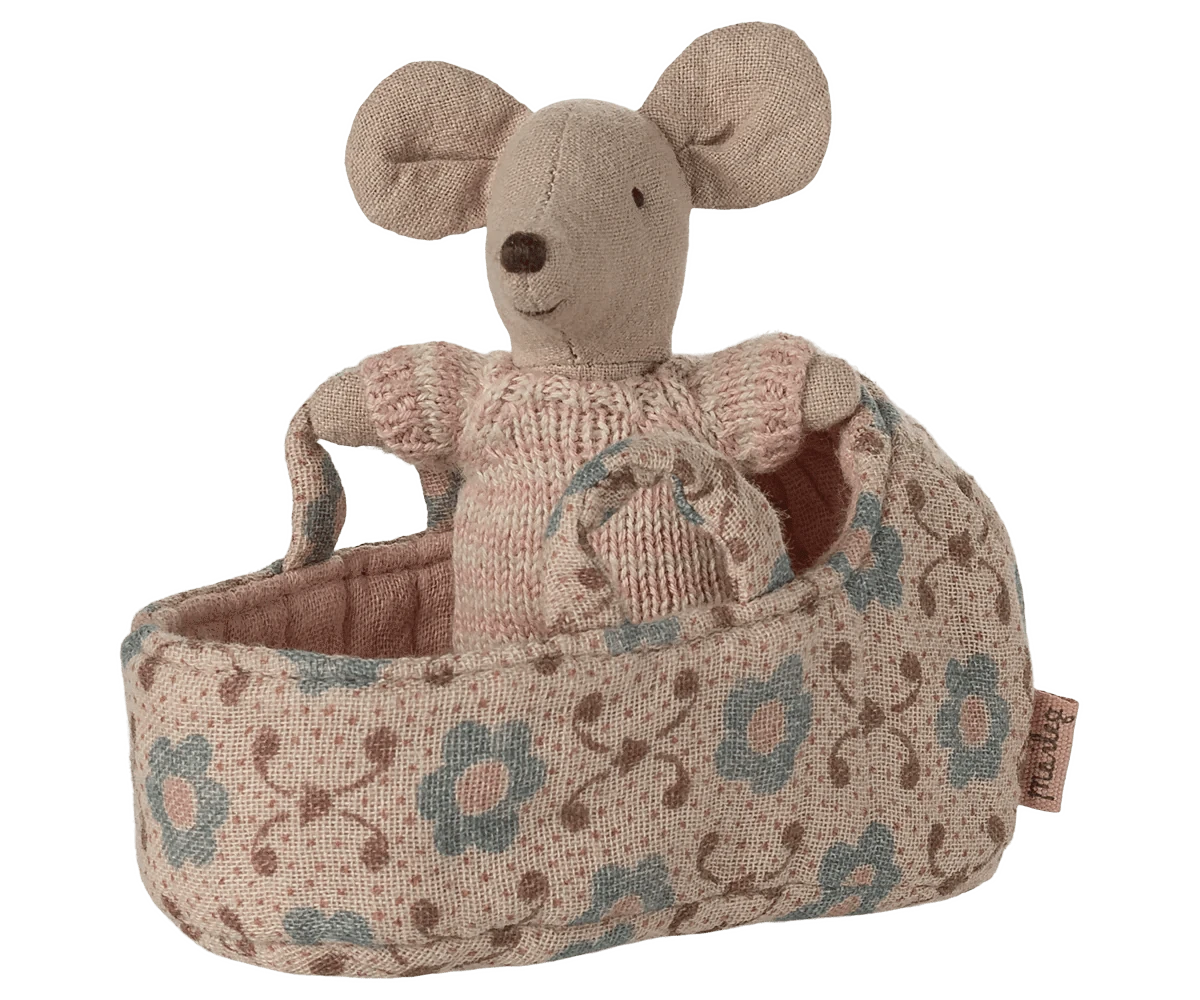 Baby mouse in carry cot - Rose Maileg Lil Tulips