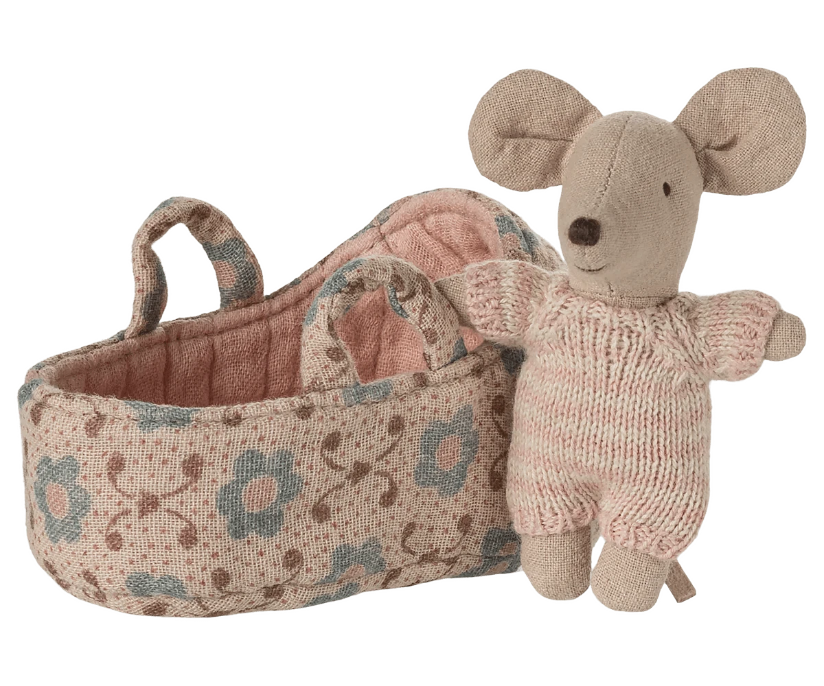 Baby mouse in carry cot - Rose Maileg Lil Tulips