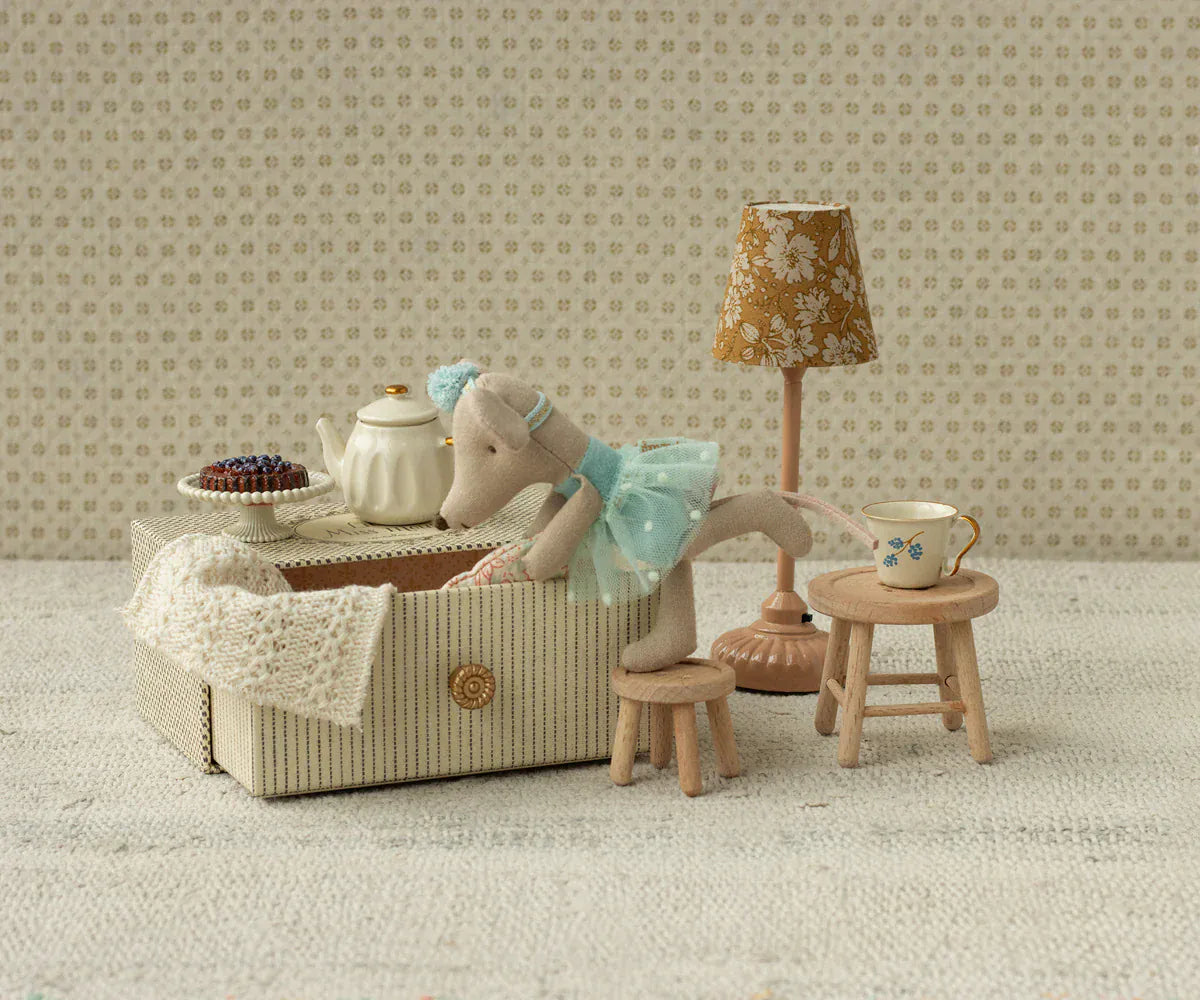 Dance mouse in daybed, Little sister Maileg Lil Tulips