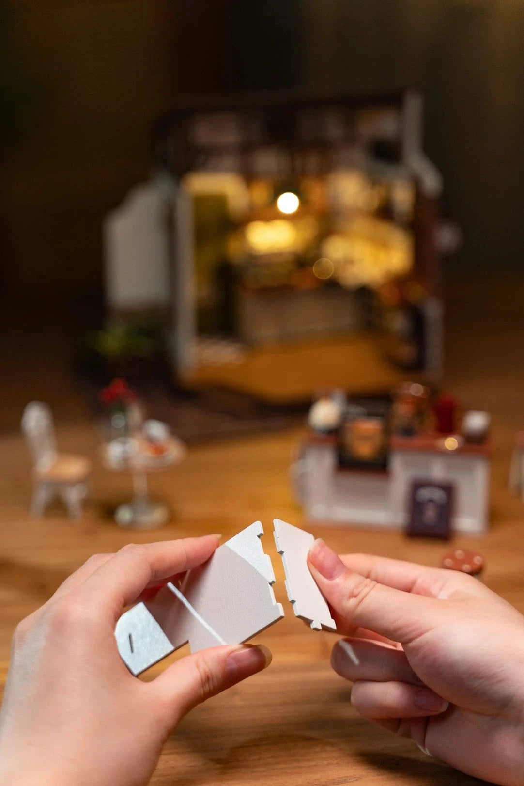 Diy Miniature House Kit: No. 17 Café Rolife Lil Tulips