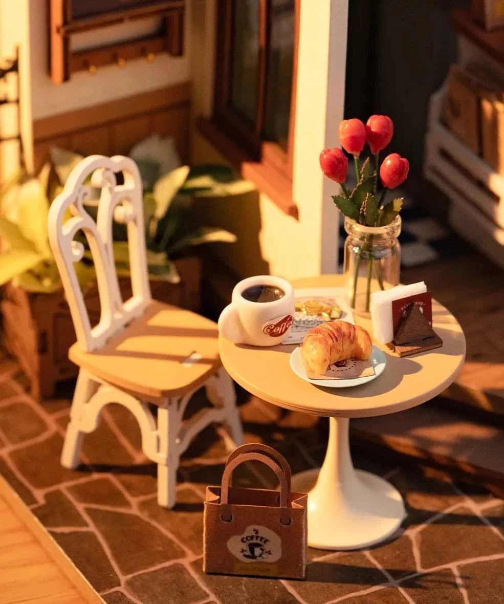 Diy Miniature House Kit: No. 17 Café Rolife Lil Tulips