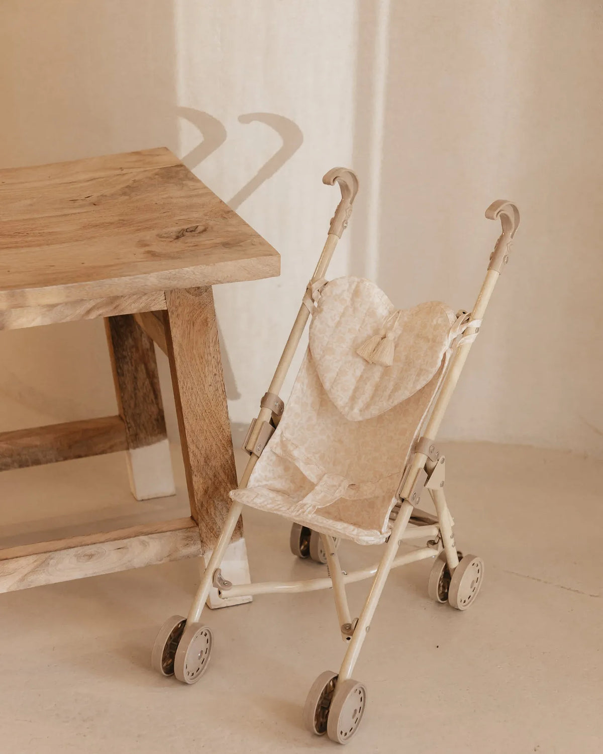 Doll Stroller - Bouquet Silhouette Mrs. Ertha Lil Tulips