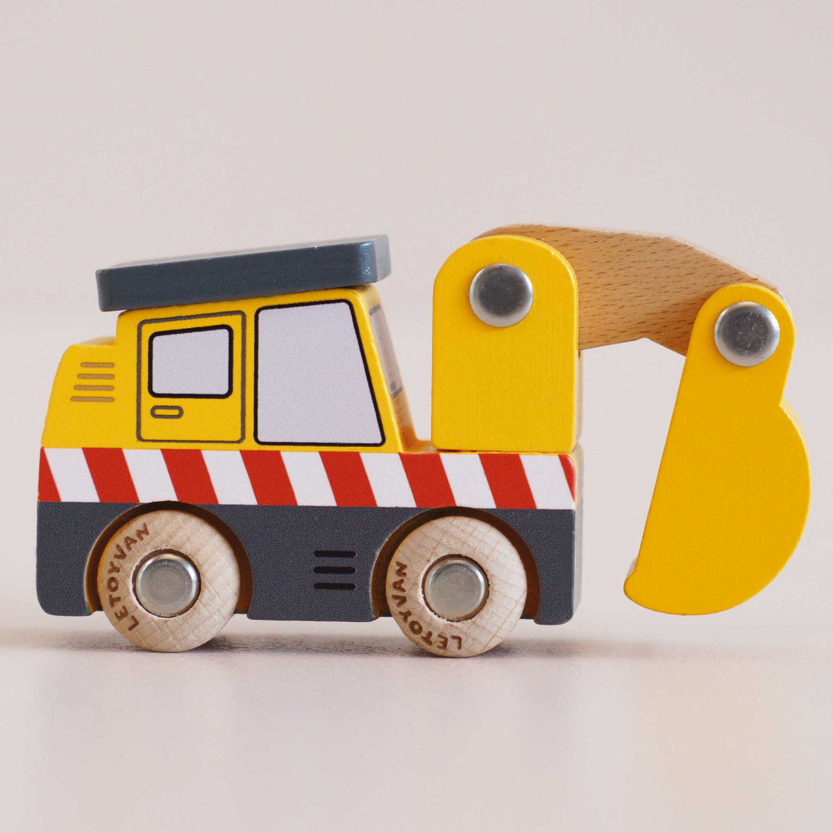 Eddie Wooden Vehicle (GT210) Le Toy Van Lil Tulips