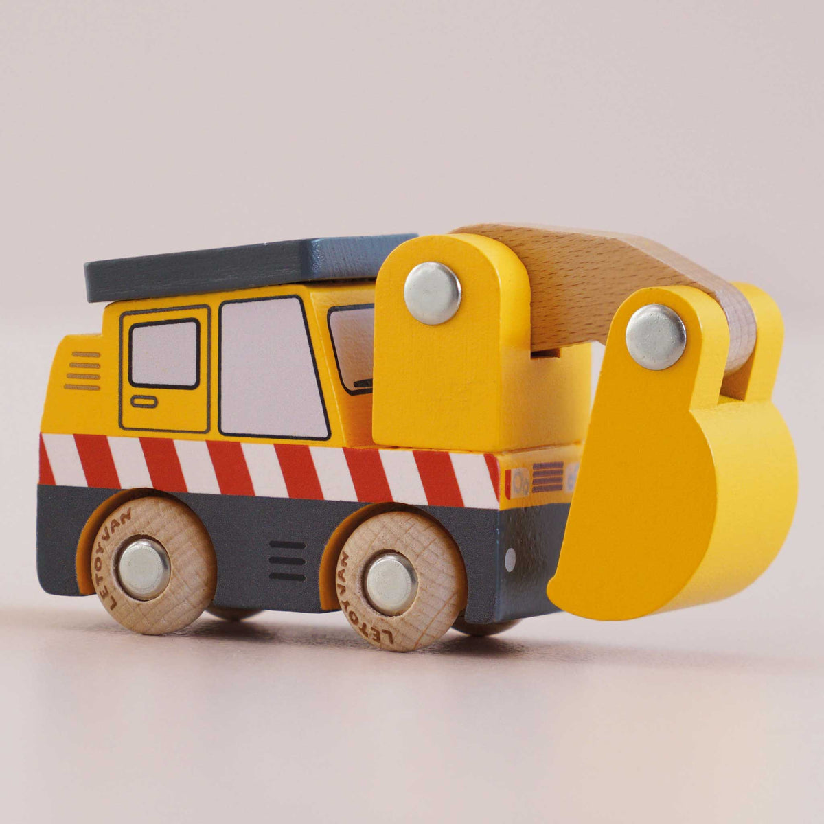 Eddie Wooden Vehicle (GT210) Le Toy Van Lil Tulips