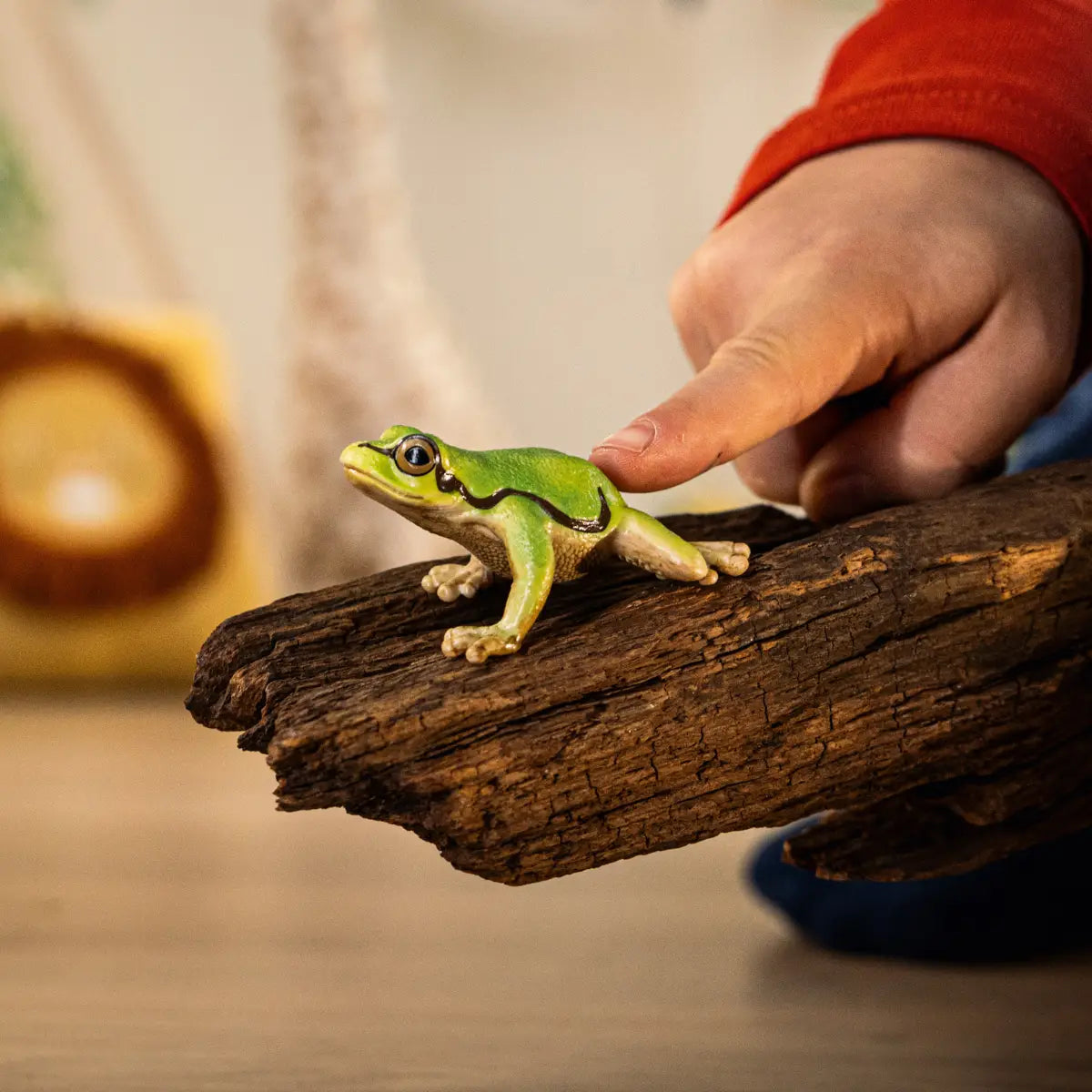 European Tree Frog Toy Figurine Schleich Lil Tulips