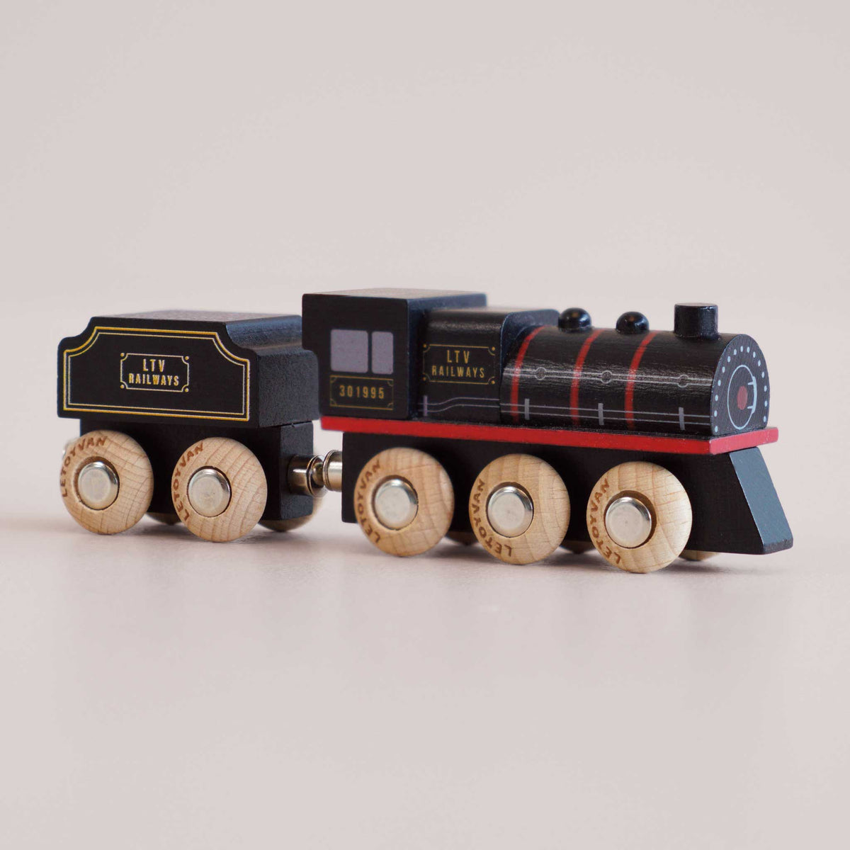 Francis Wooden Vehicle (GT295) Le Toy Van Lil Tulips