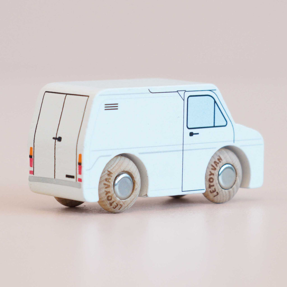 Frank Wooden Vehicle (GT175) Le Toy Van Lil Tulips