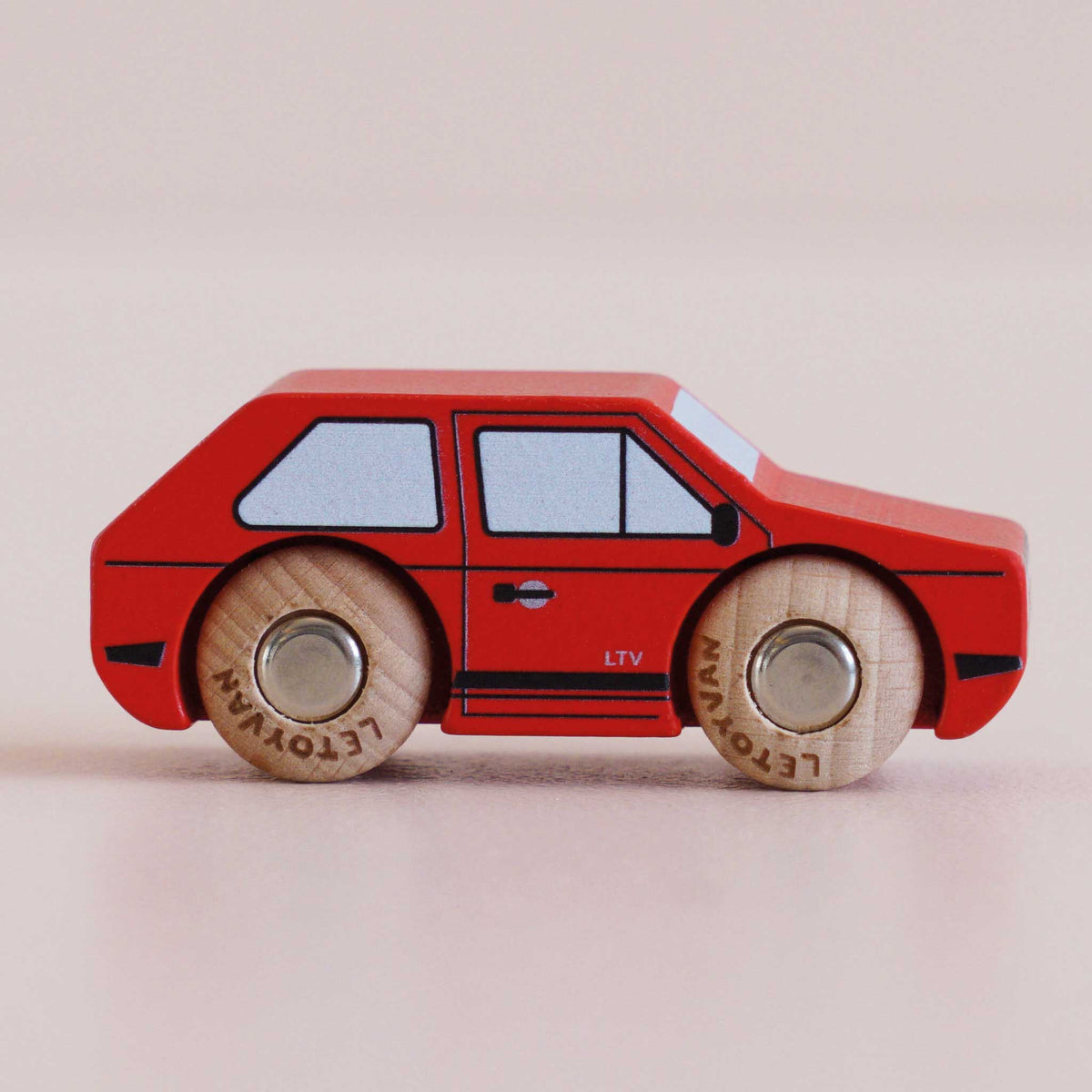 Gary Wooden Vehicle (GT50) Le Toy Van Lil Tulips