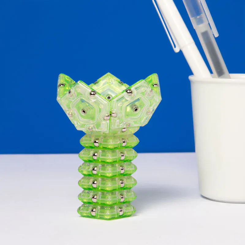 Geode Magnetic Fidget - Peridot Speks Lil Tulips