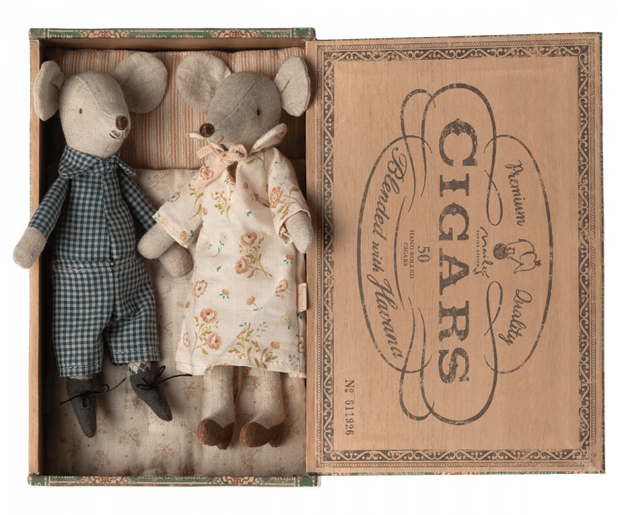 Grandma & Grandpa Mice in Cigarbox Maileg Lil Tulips