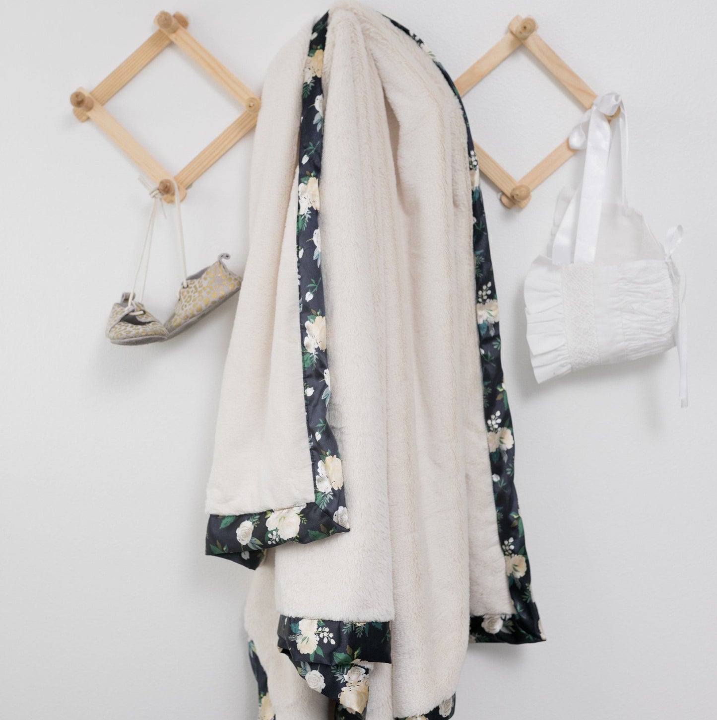 Ivory Lush Rose Blossoms Satin Border Blanket Saranoni Lil Tulips