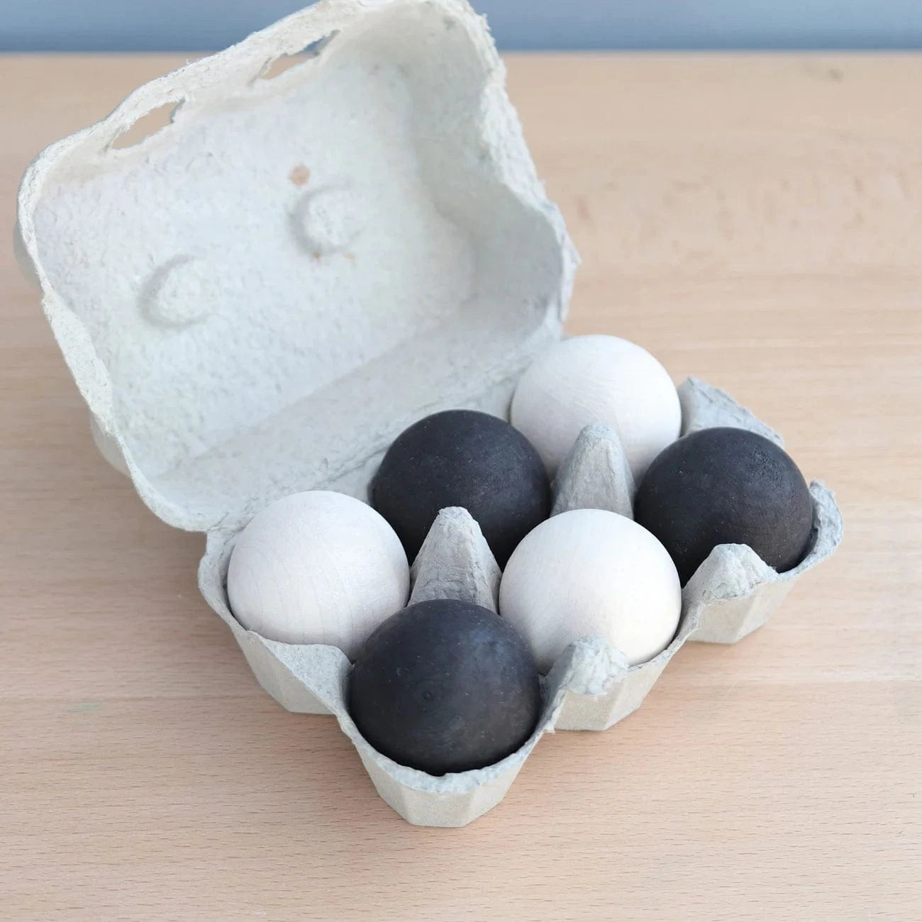 Monochrome 6 Wooden Balls Grimm's Lil Tulips