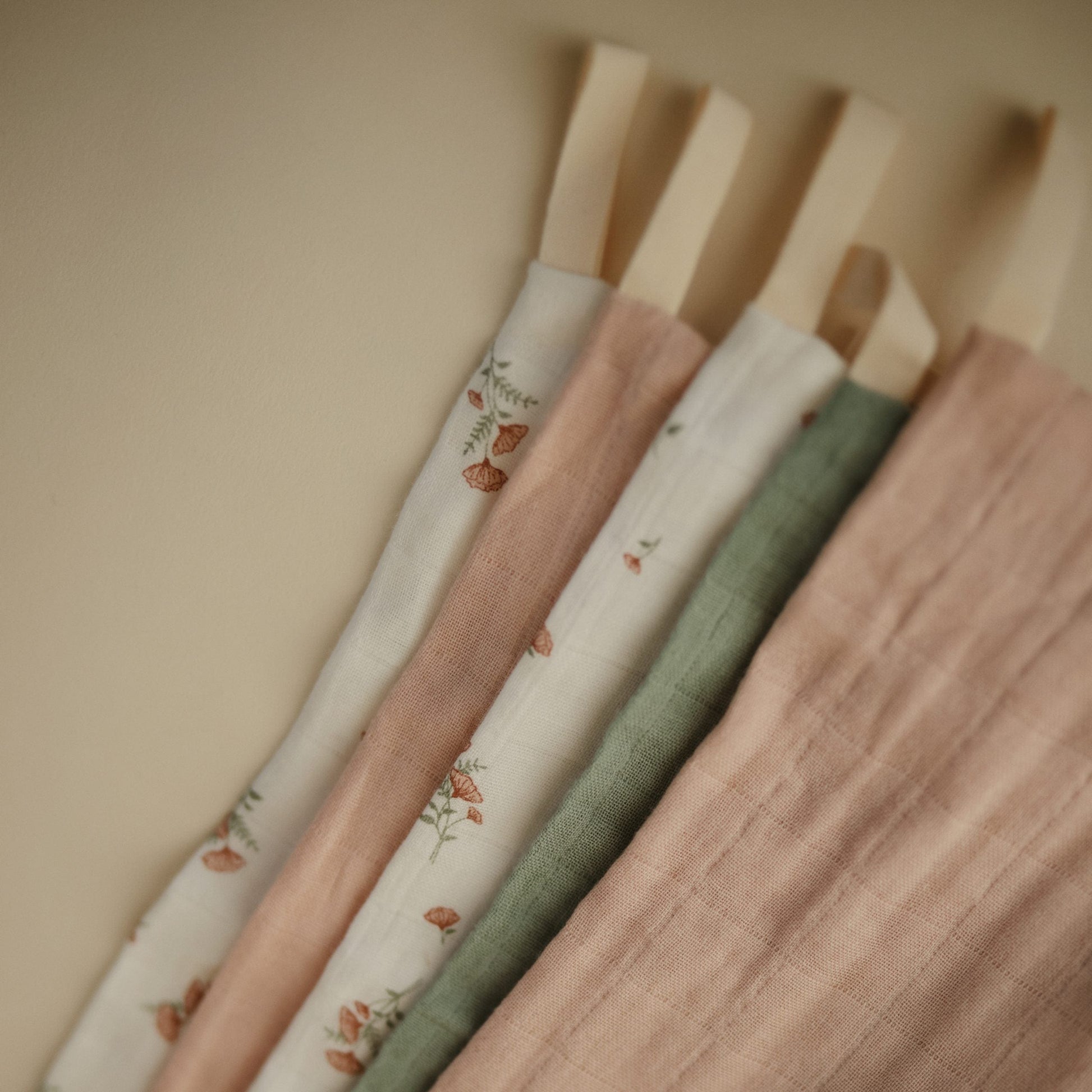 Muslin Cotton Washcloth 5-Pack (Pink Flowers Combo) Mushie Lil Tulips