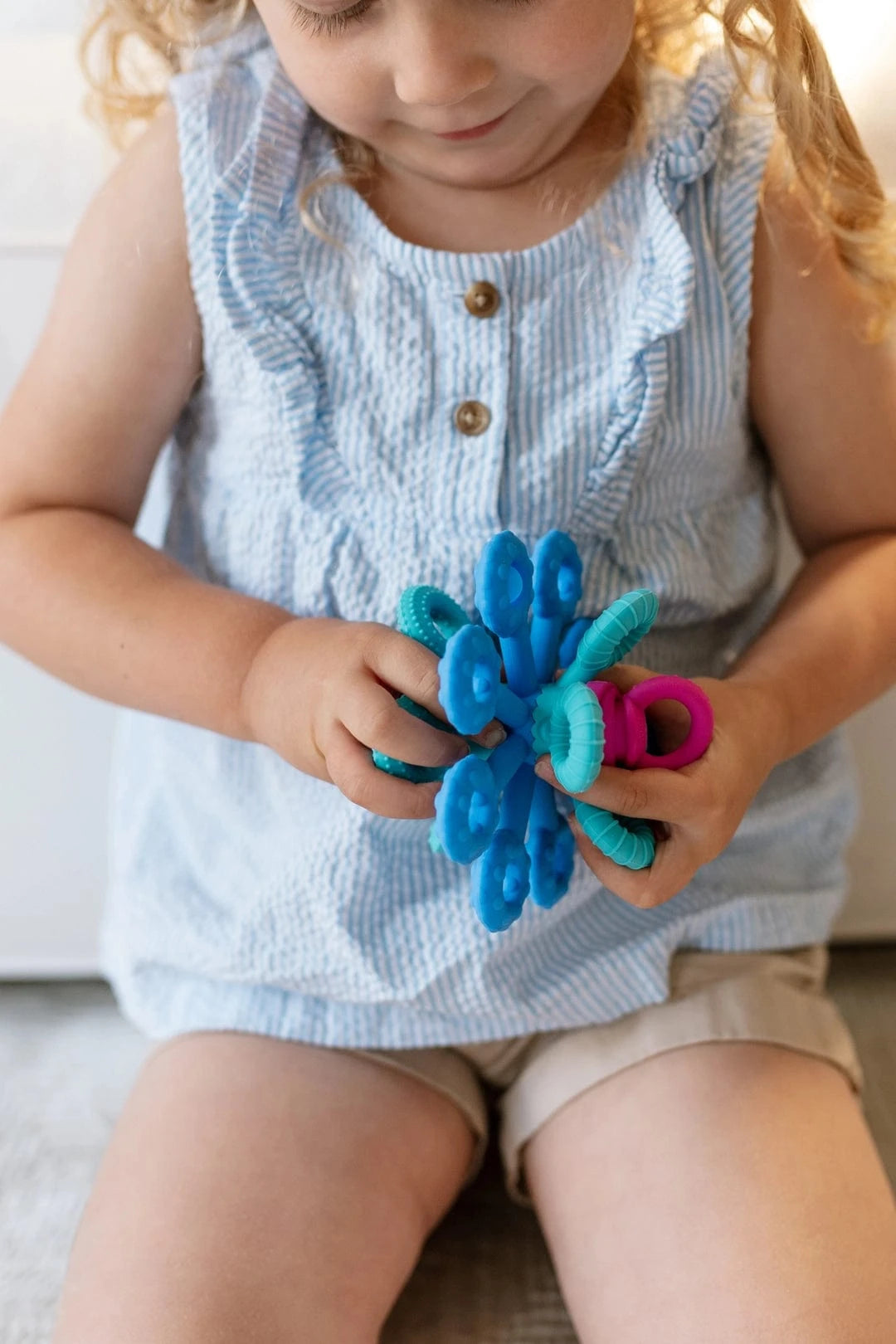 Okee Activity Toy Mobi Lil Tulips