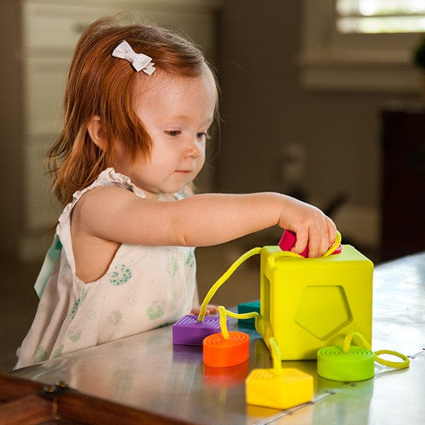 OombeeCube Fat Brain Toys Lil Tulips
