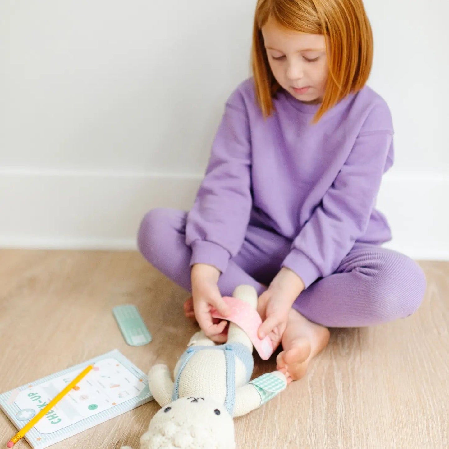 Pretend Play Bandages & Bandaid Tin Magicplaybook Lil Tulips