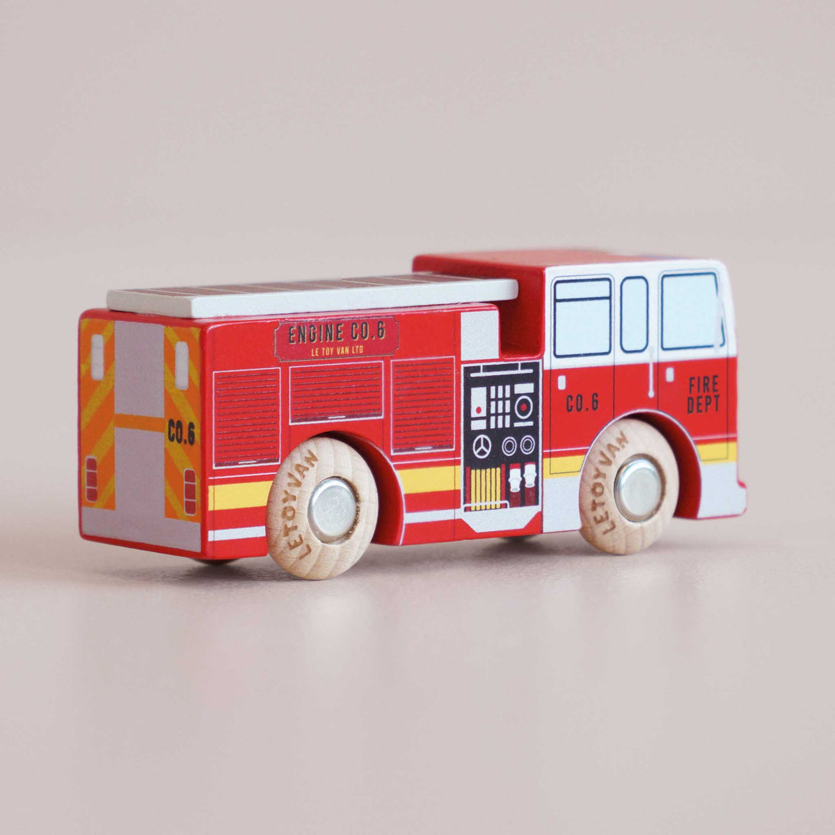 Quinn Wooden Vehicle (GT270) Le Toy Van Lil Tulips