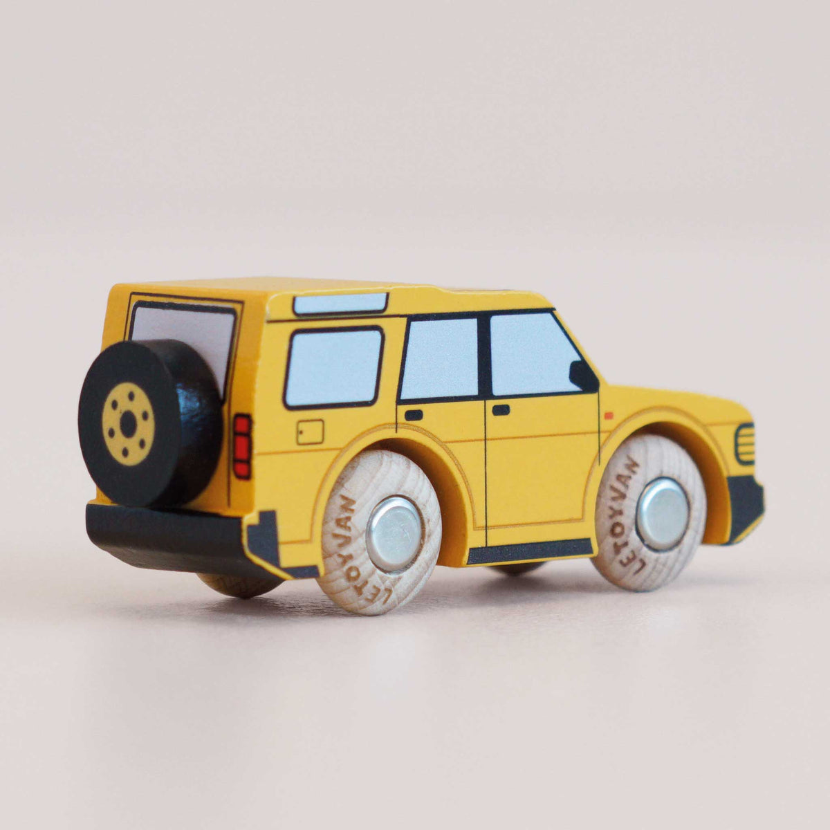 Riley Wooden Vehicle (GT195) Le Toy Van Lil Tulips
