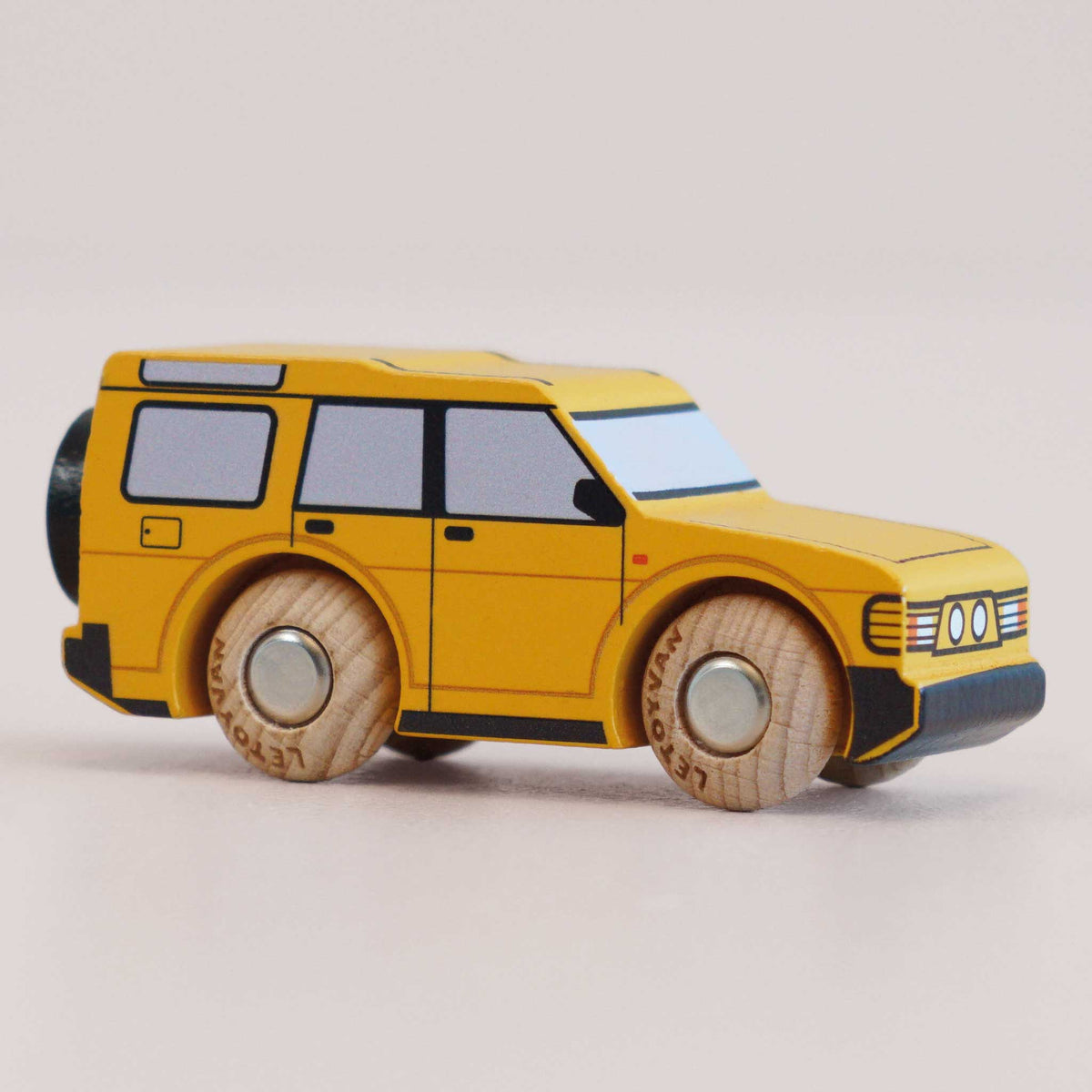Riley Wooden Vehicle (GT195) Le Toy Van Lil Tulips