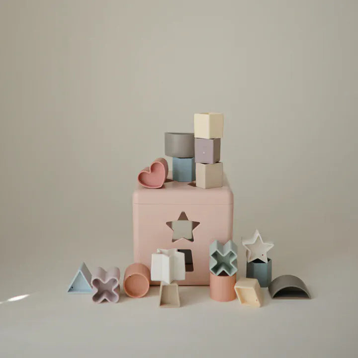 Shape Sorting Box - Petal Mushie Lil Tulips