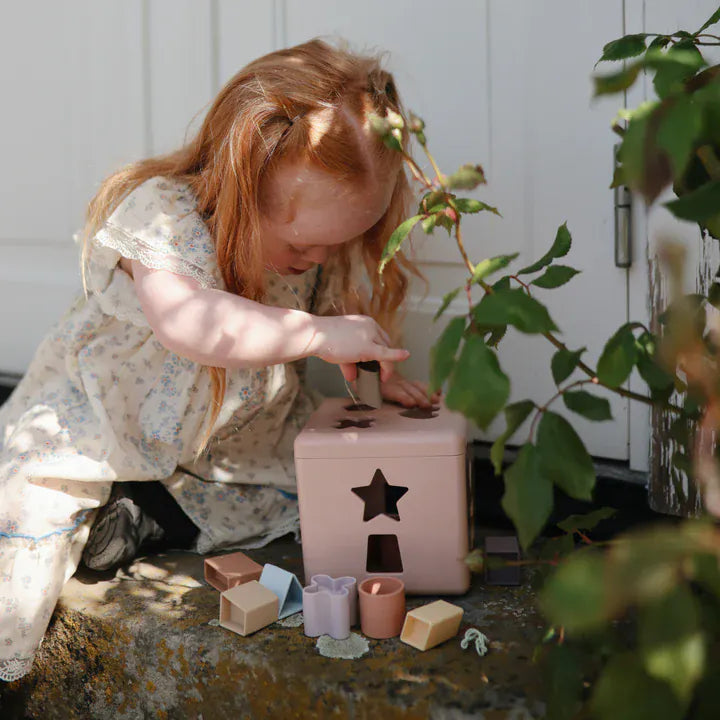 Shape Sorting Box - Petal Mushie Lil Tulips
