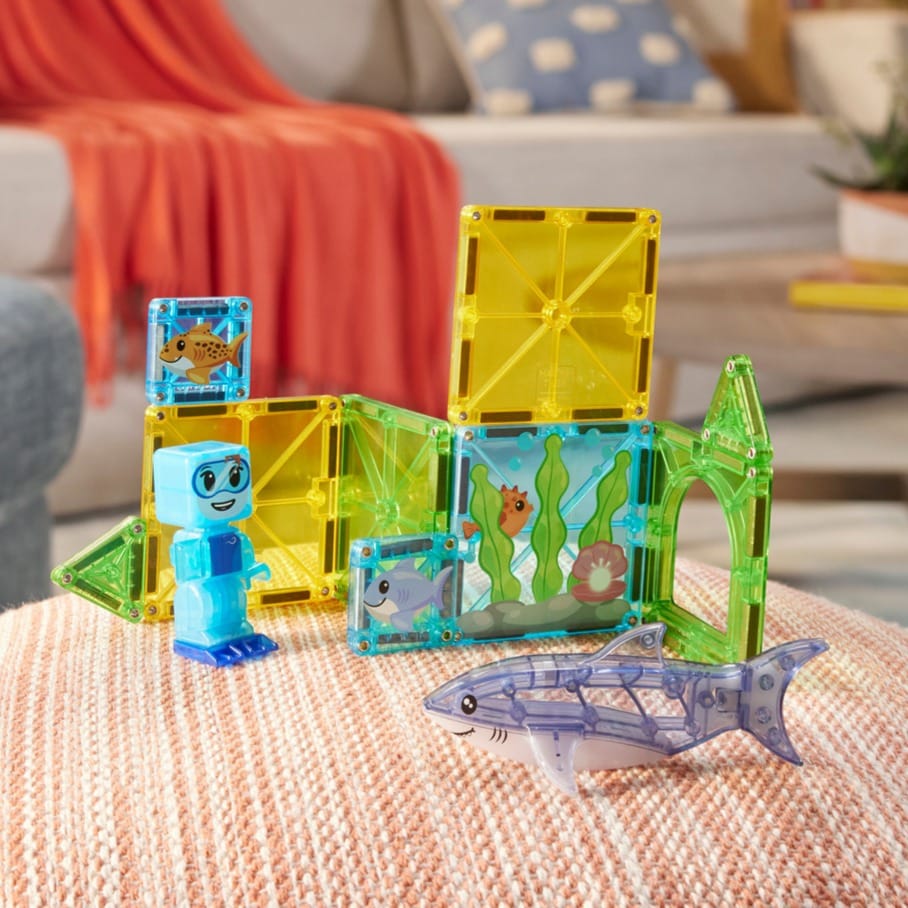 Shark Dive 13 Piece Set Magna-Tiles Lil Tulips