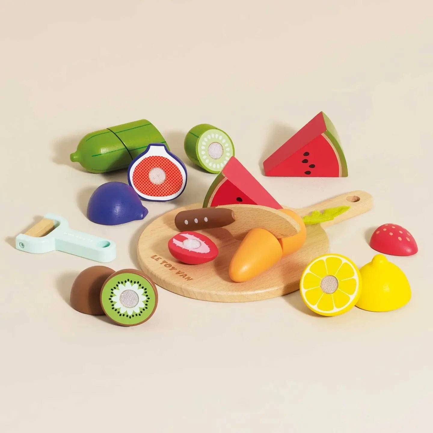 Wooden Chopping Board & Sliceable Play Food Le Toy Van Lil Tulips