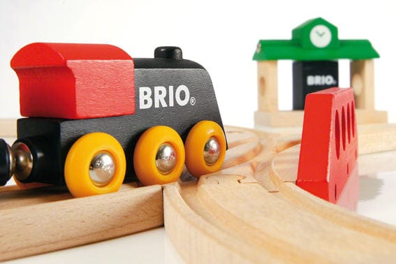 Classic Figure 8 Train Set Brio Lil Tulips