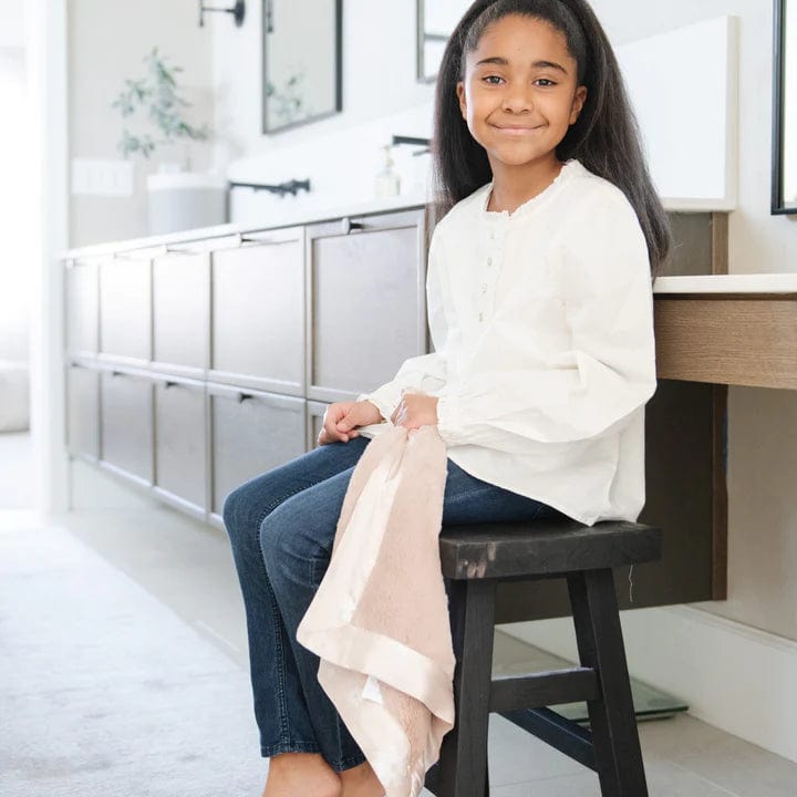 Daisy Lush Satin Border Blanket Saranoni Lil Tulips