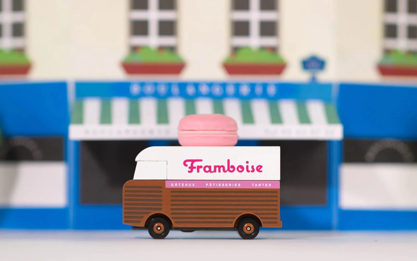 Framboise Macaron Van CandyLab Lil Tulips