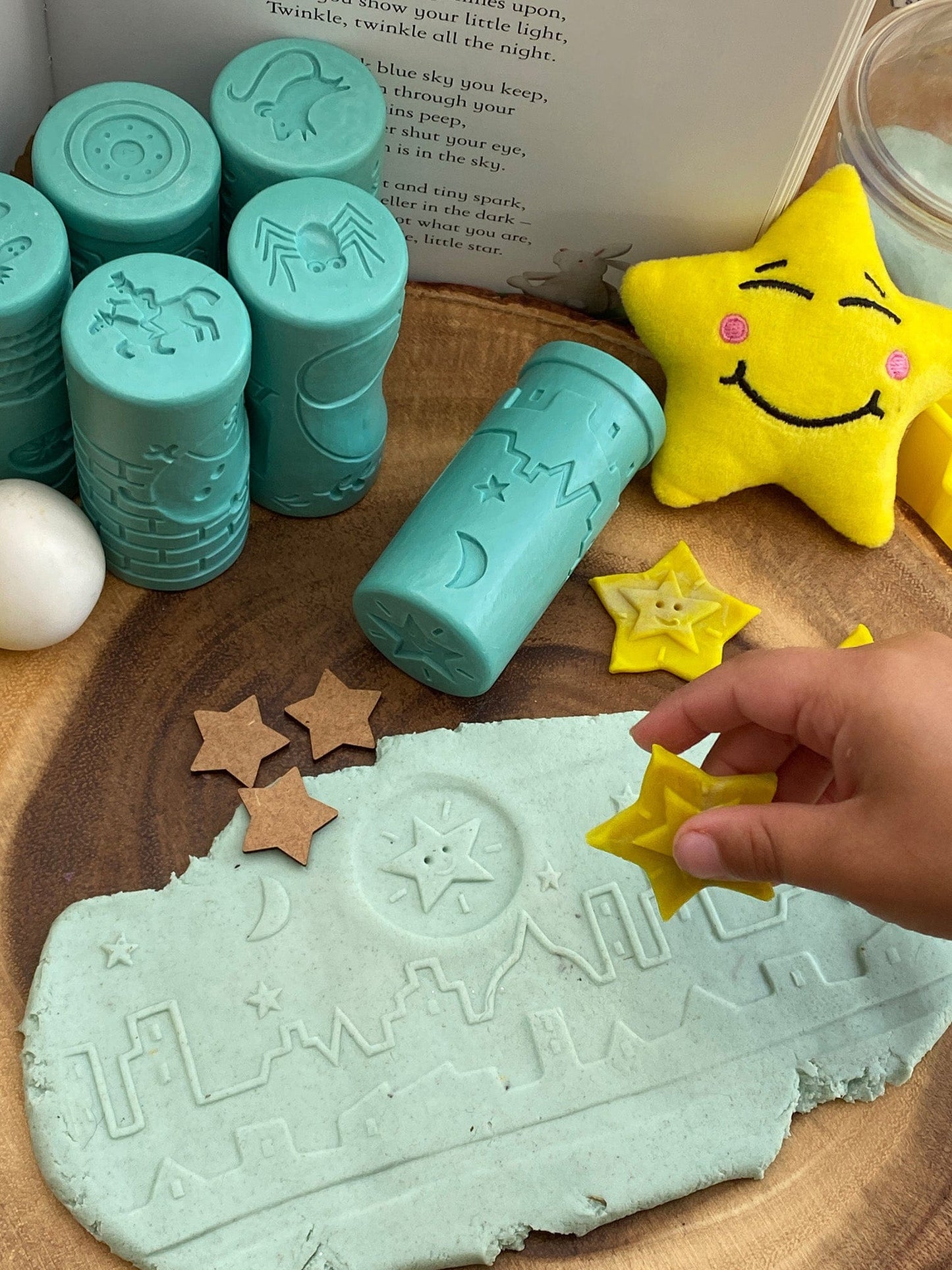 Let's Roll – Nursery Rhymes Play Set Yellow Door US LLC Lil Tulips