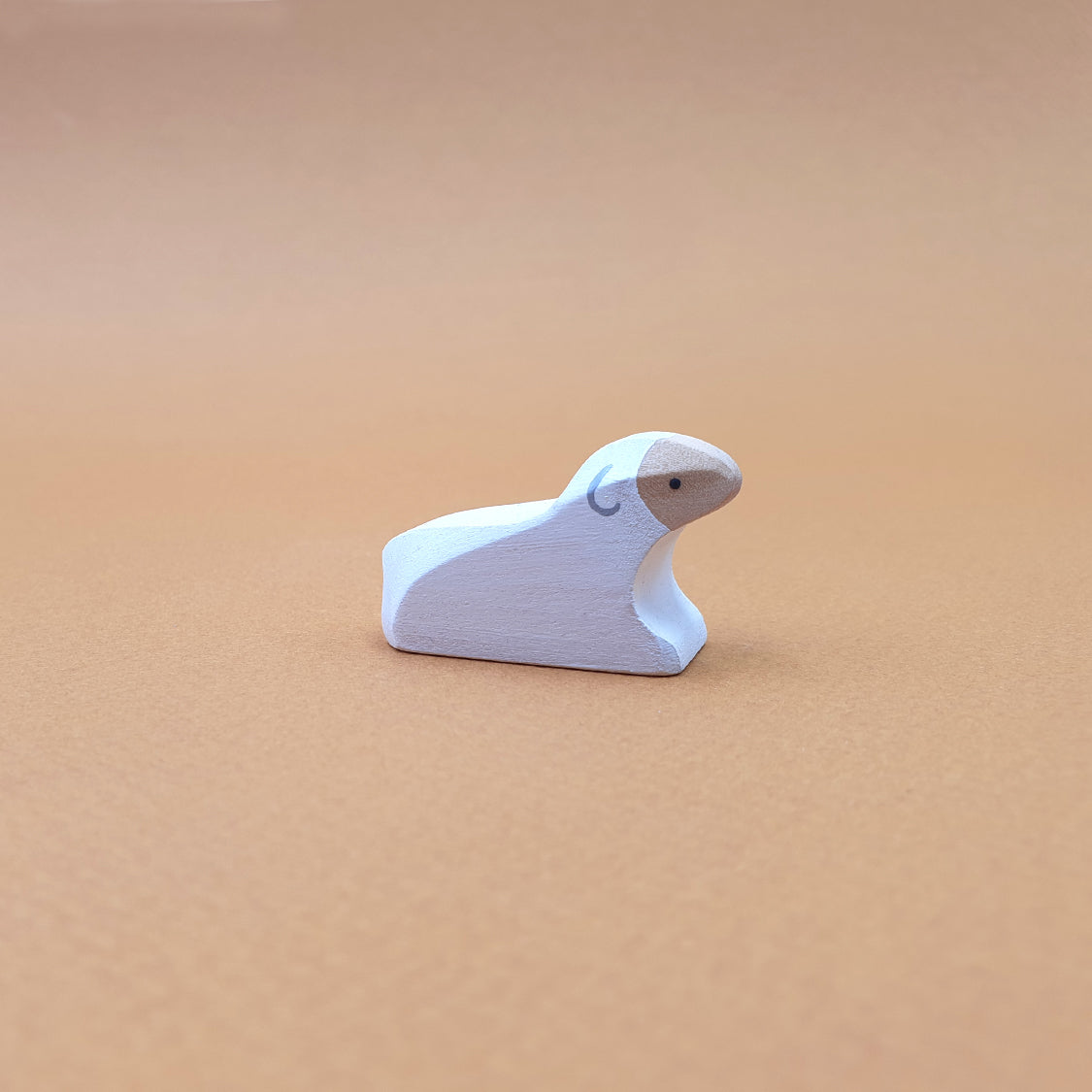 Brin d'Ours Wooden White Lamb Sitting