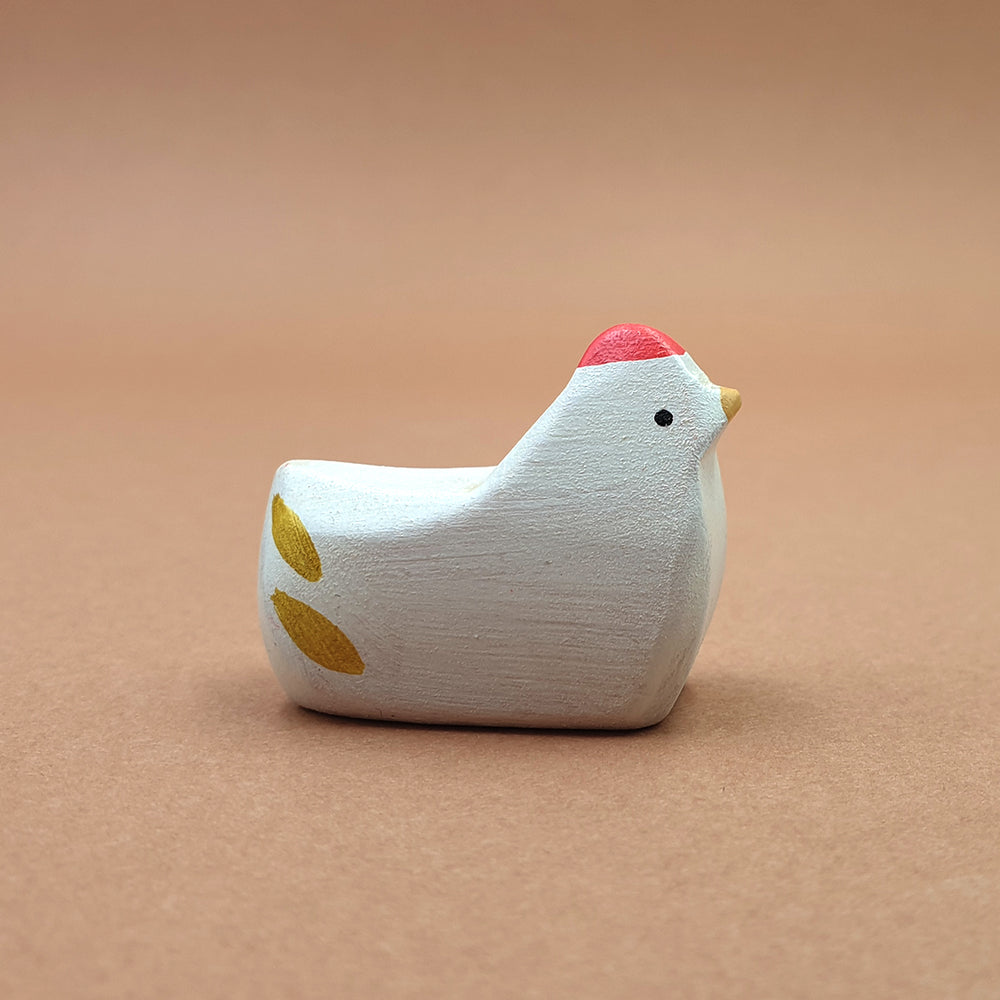 Brin d'Ours Wooden White Hen Sitting