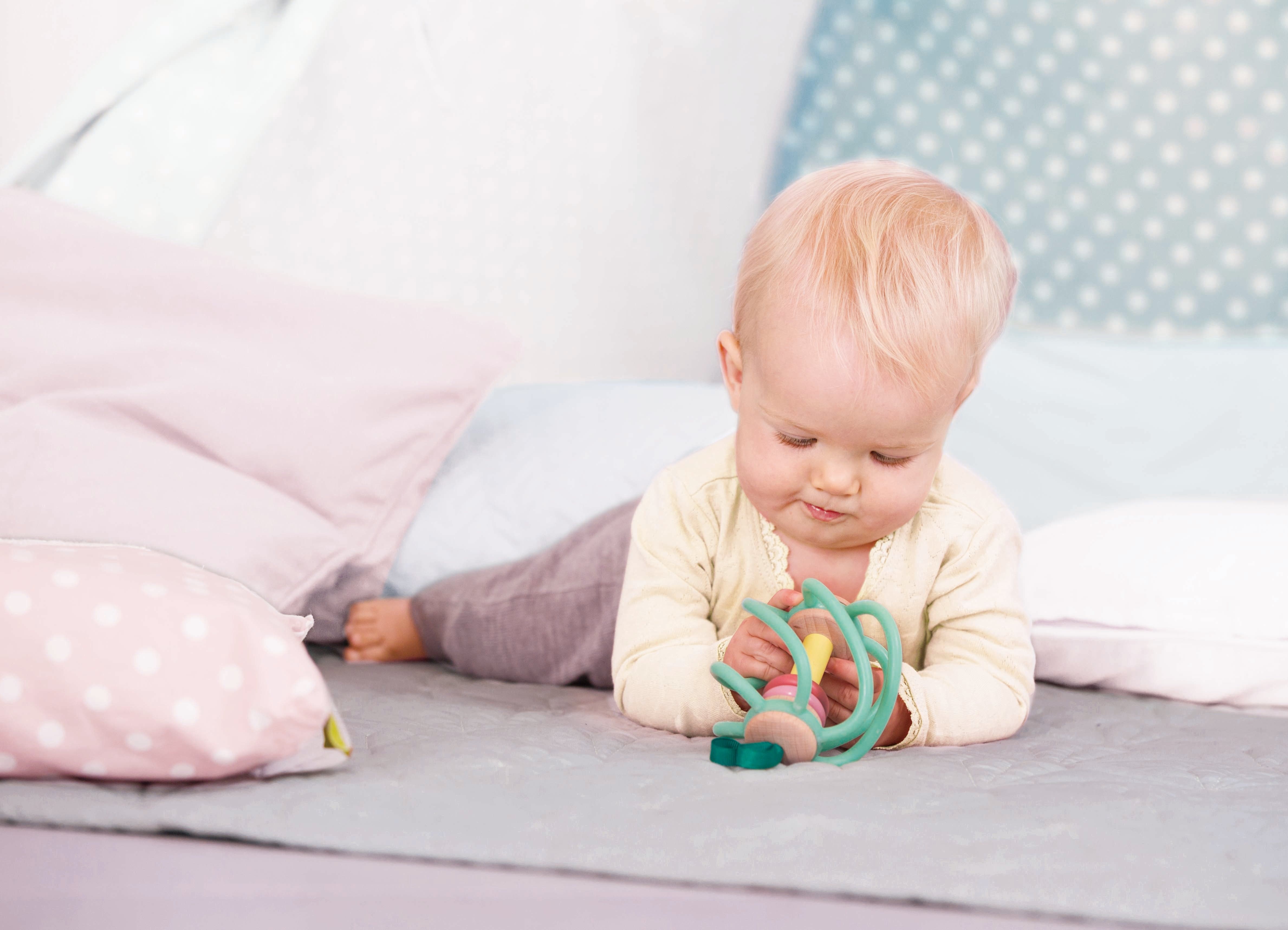 Apple Grab Toy Hape Lil Tulips