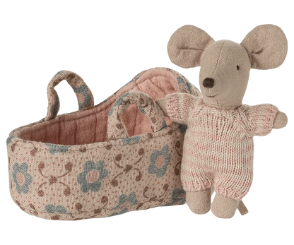 Baby mouse in carry cot - Rose Maileg Lil Tulips