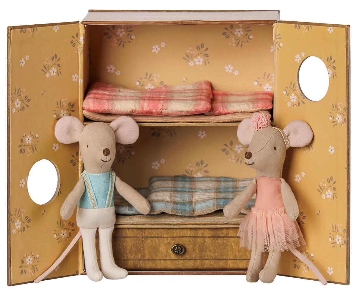 Ballet mice in dance studio, Little sister and brother Maileg Lil Tulips