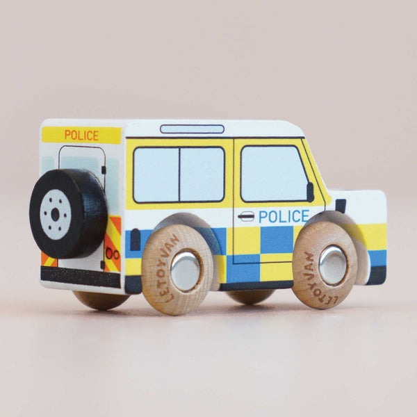 Bobby Wooden Vehicle (GT250) Le Toy Van Lil Tulips