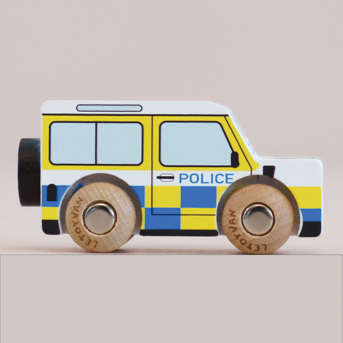 Bobby Wooden Vehicle (GT250) Le Toy Van Lil Tulips