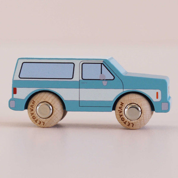 Chuck Wooden Vehicle (GT170) Le Toy Van Lil Tulips