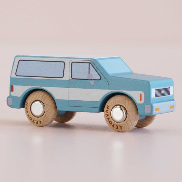 Chuck Wooden Vehicle (GT170) Le Toy Van Lil Tulips