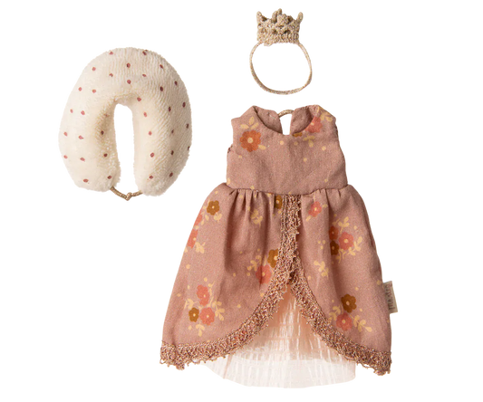 Clothes: Queen dress, Mum mouse Maileg Lil Tulips