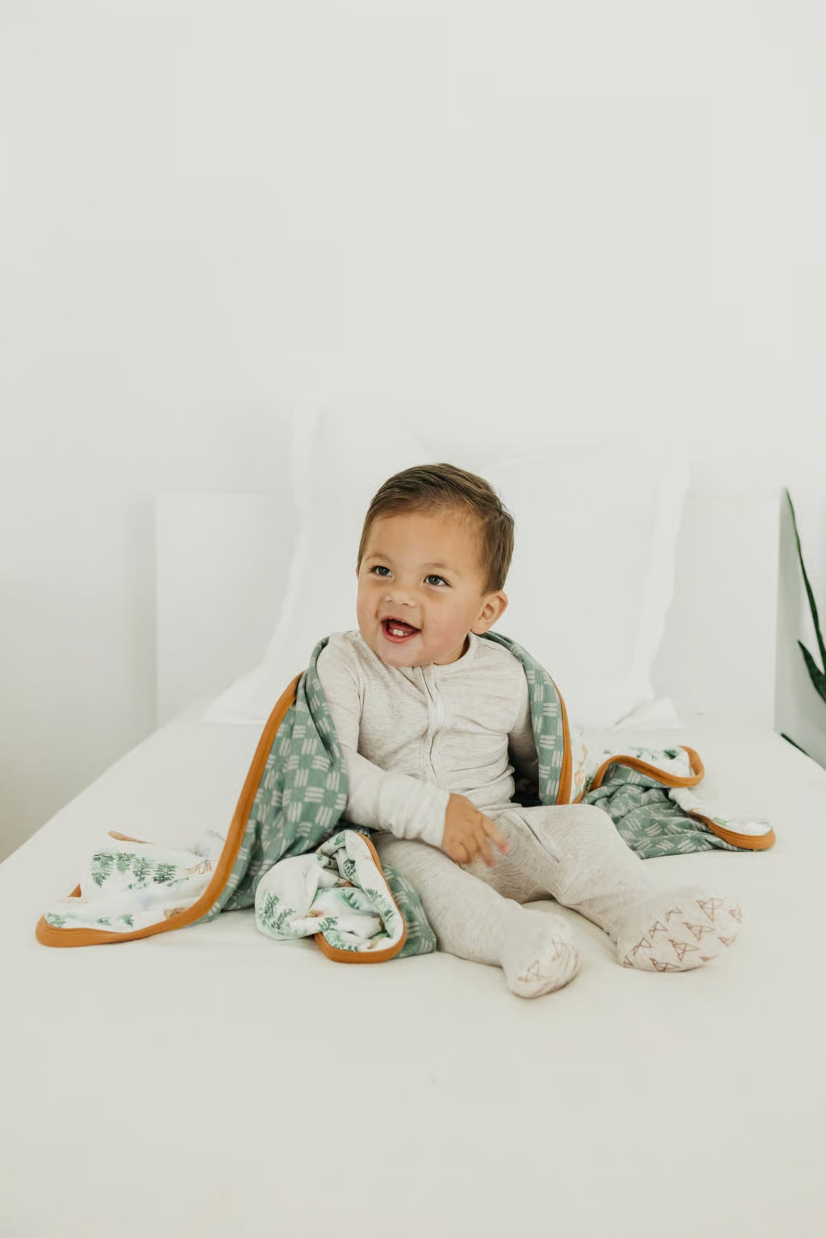 Grayson 3-Layer Stretchy Quilt
