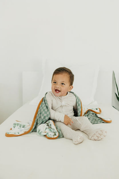 Grayson 3-Layer Stretchy Quilt