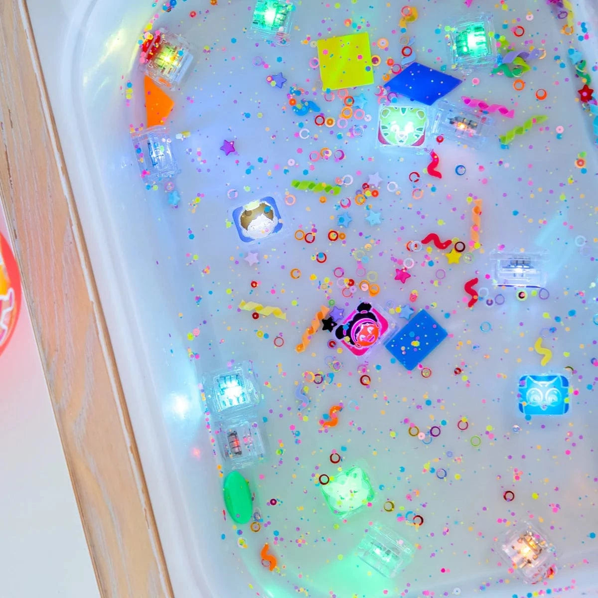 Daniel Tiger's Neighborhood Light-Up Cubes 6-Pack Glo Pals Lil Tulips