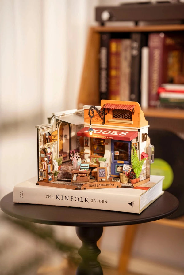 Diy Miniature House Kit: Corner Bookstore Rolife Lil Tulips