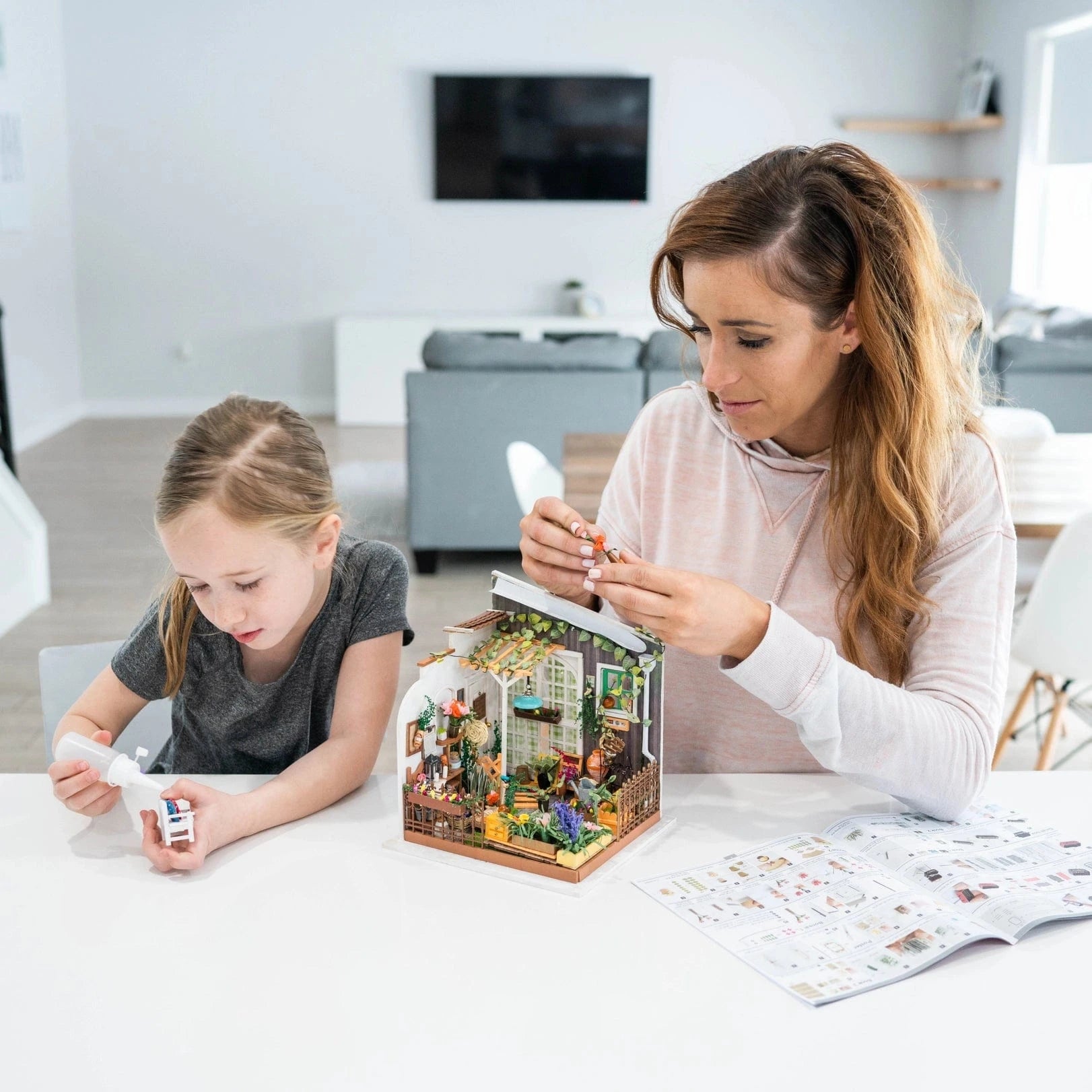 Diy Miniature House Kit: Miller's Garden Rolife Lil Tulips