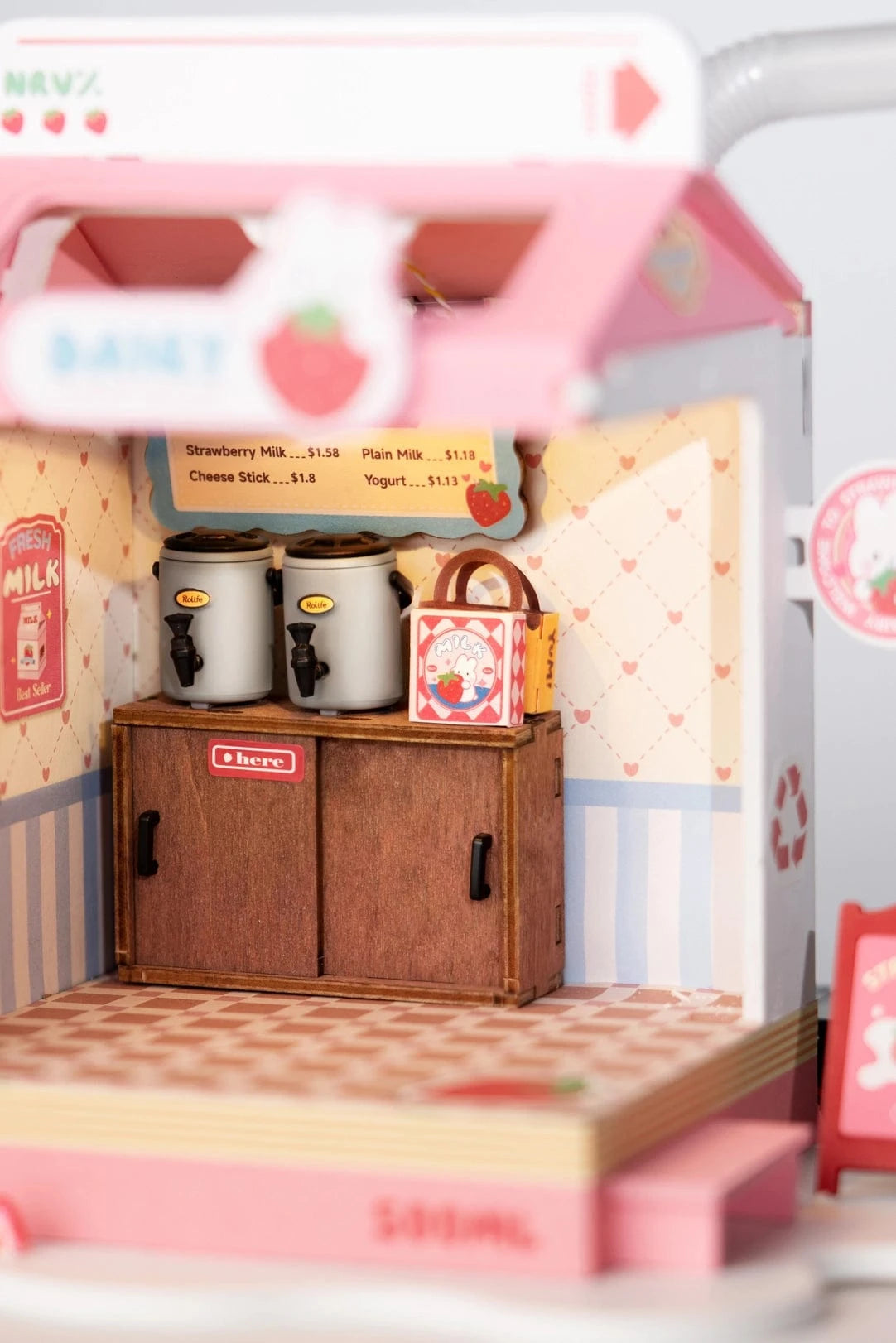 Diy Miniature House Kit: Strawberry Milk Box Rolife Lil Tulips