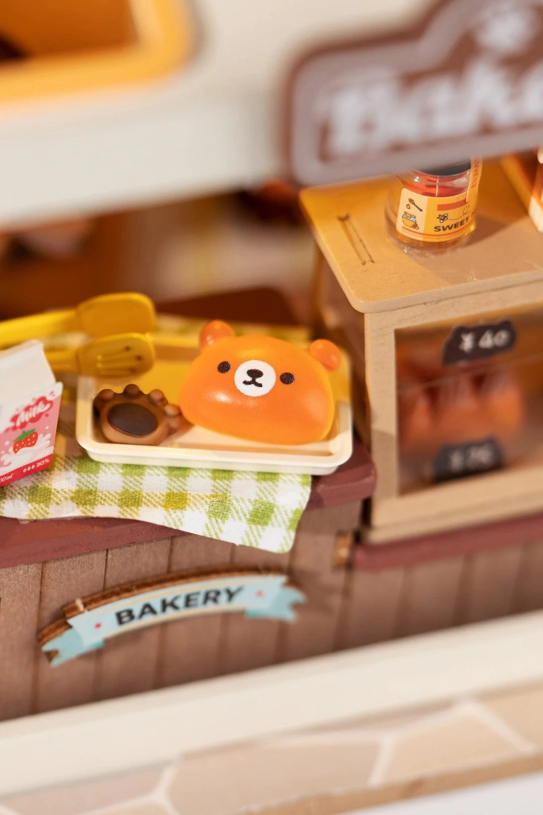 Diy Miniature House Kit: Teddy's Breadbox Rolife Lil Tulips