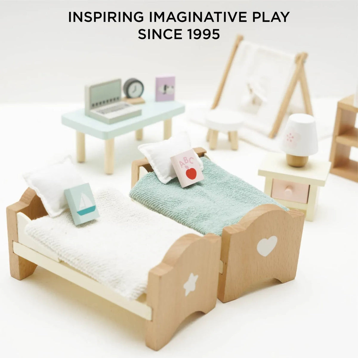 Dolls House Children's Bedroom Furniture Le Toy Van Lil Tulips
